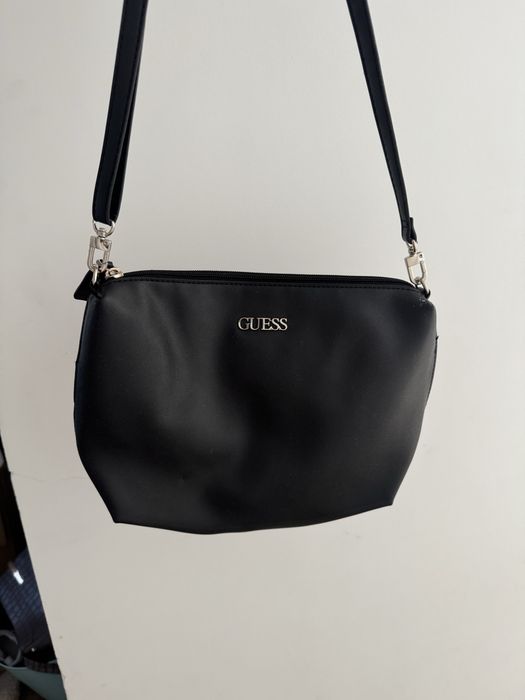 Torebka czarna Guess