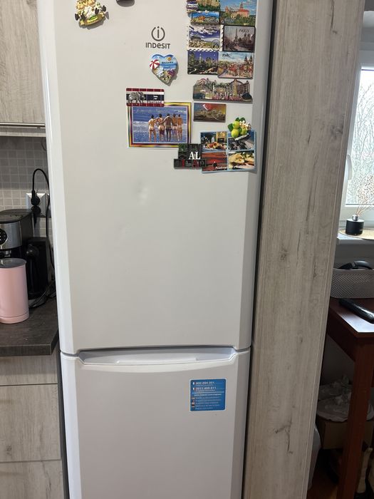 Sprzedam lodowke marki indesit