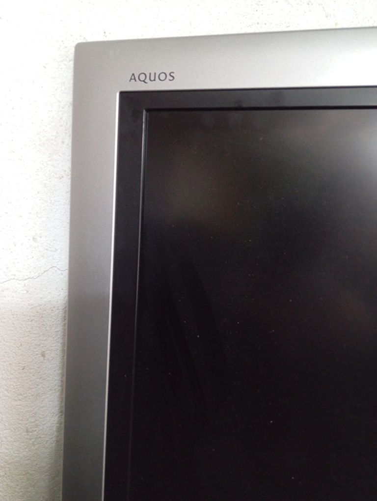 Sharp LCD Colour TV - LC-30HV4E ( avariada ) ( vendo ou troco )