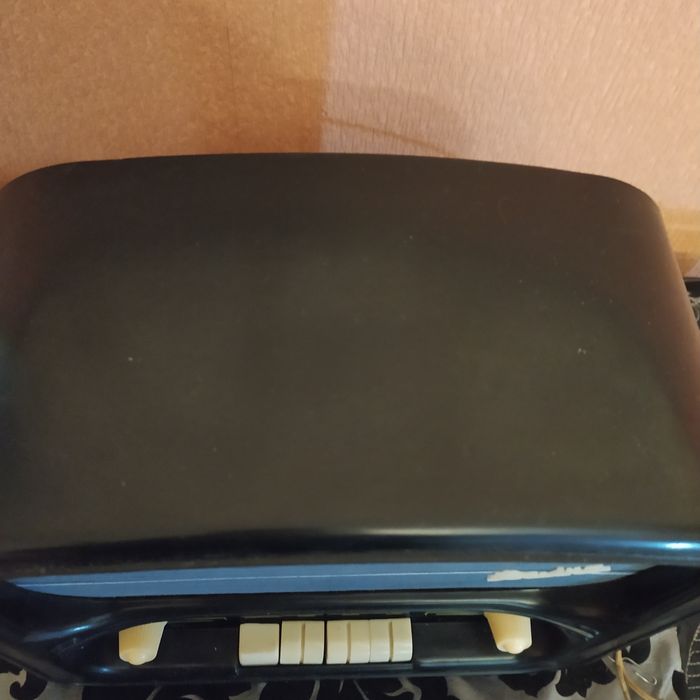 Радиоприёмник Волна в отличном состоянии