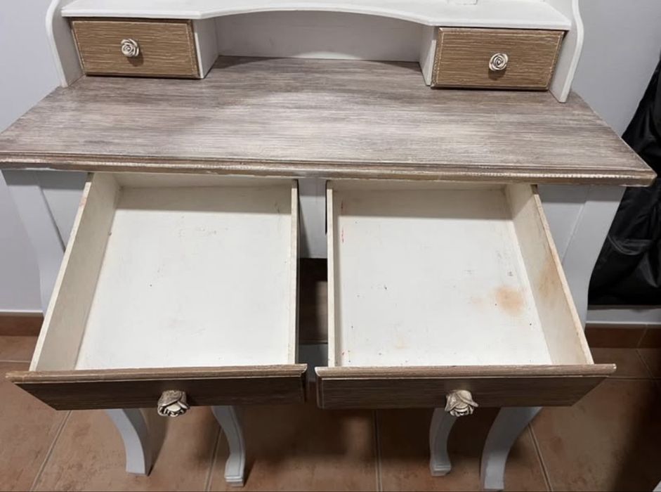 Penteadeira gato preto