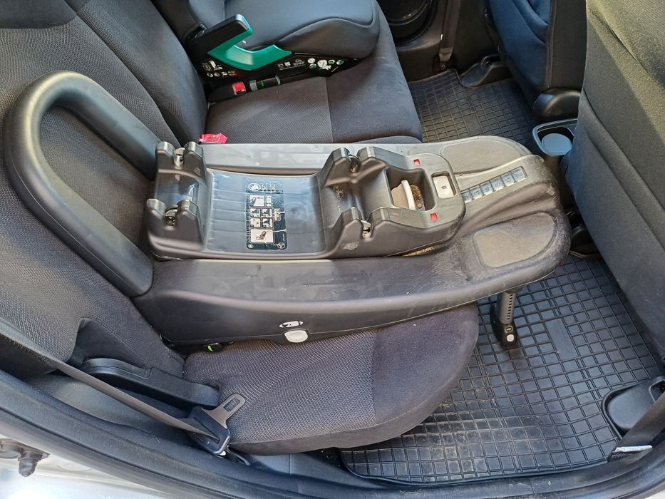 Pilnie Fotelik z isofix stage Joie