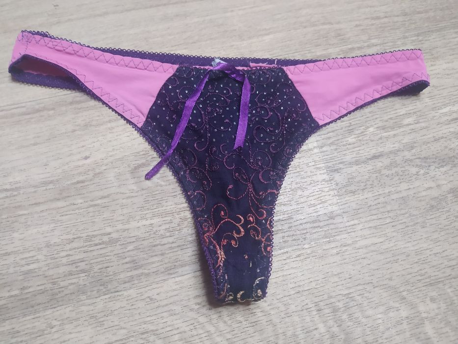 Majtki damskie stringi rozmiar s noszone