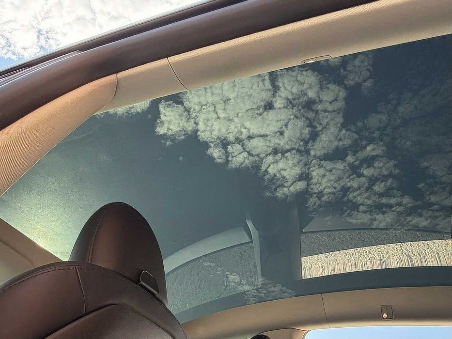 Tesla Model Y Long Range      2024