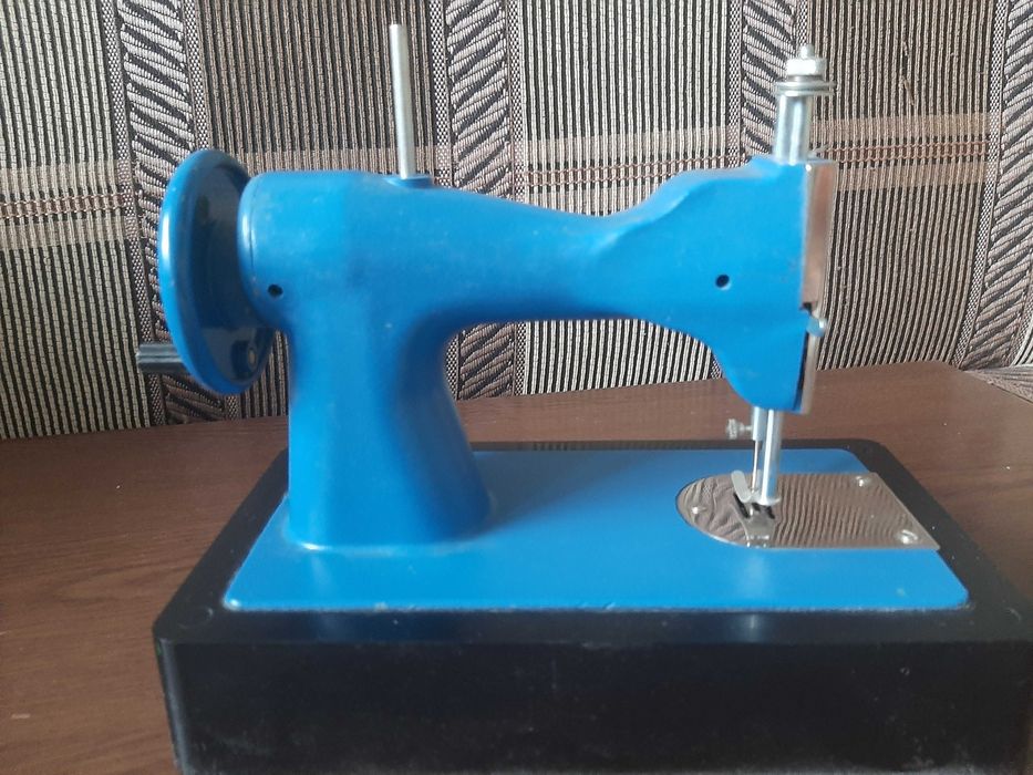 ДШМ 1В дитяча швейна машинка нова