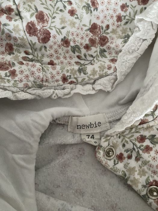 Newbie 74 kombinezon dresowy drobne kwiatki