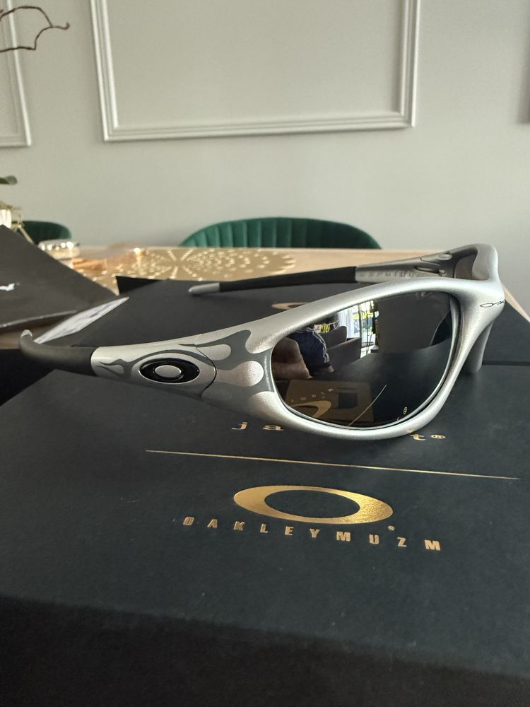 Oakley MUZM Straight Jacket 99