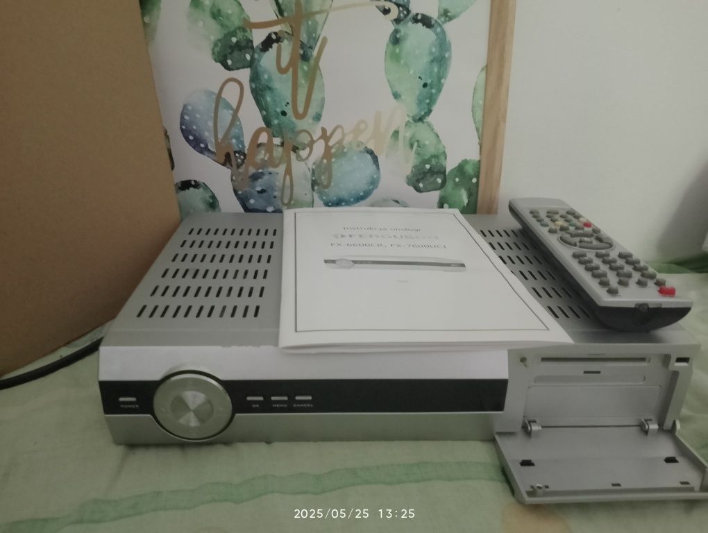 Tuner satelitarny Ferguson FX-7600 UCI oraz philips cena za szt