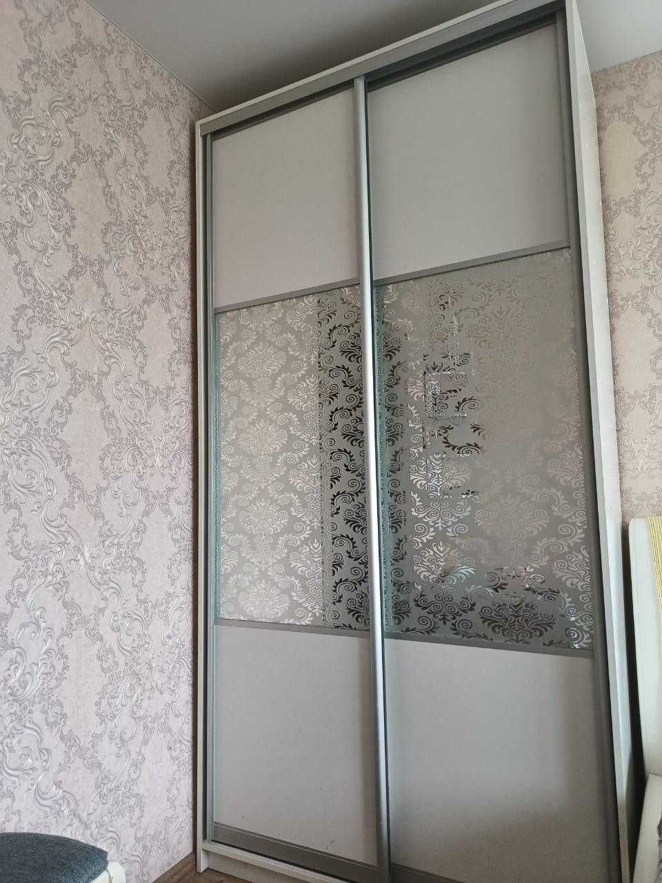 Продам стильну шафу в ідеальному стані!