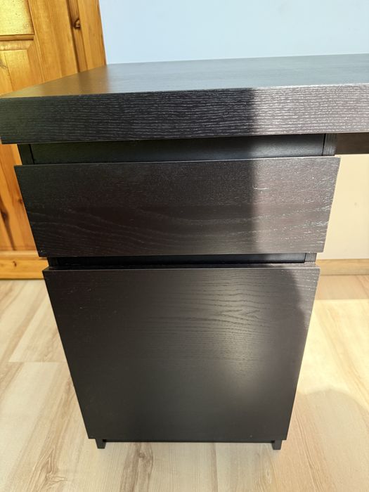 Biurko Ikea Malm czarnobrąz 140x65