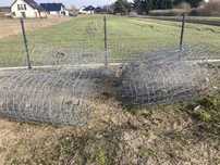 Siatka lesna 1.5m dlugosc  ok 110m plus slupki