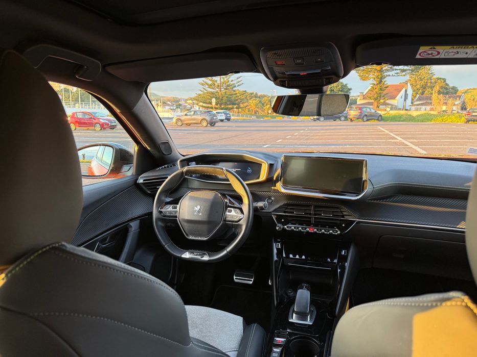 Peugeot e2008 GT - 100% elétrico