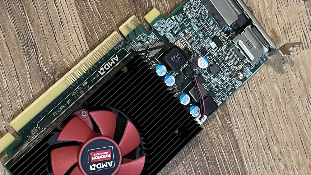 Відеокарта AMD Radeon R5 340х