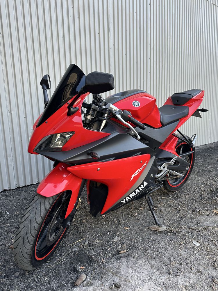 YAMAHA YZF R125 (niski przebieg)