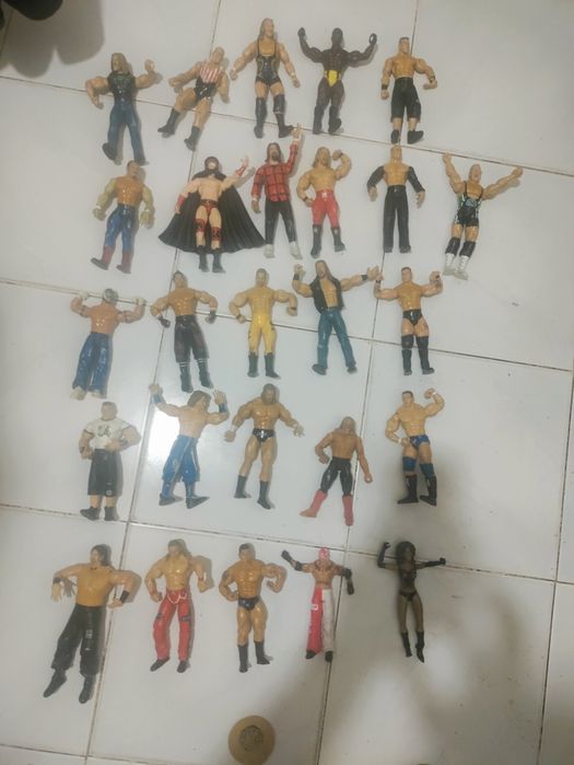 Figuras WWE 26 uni.