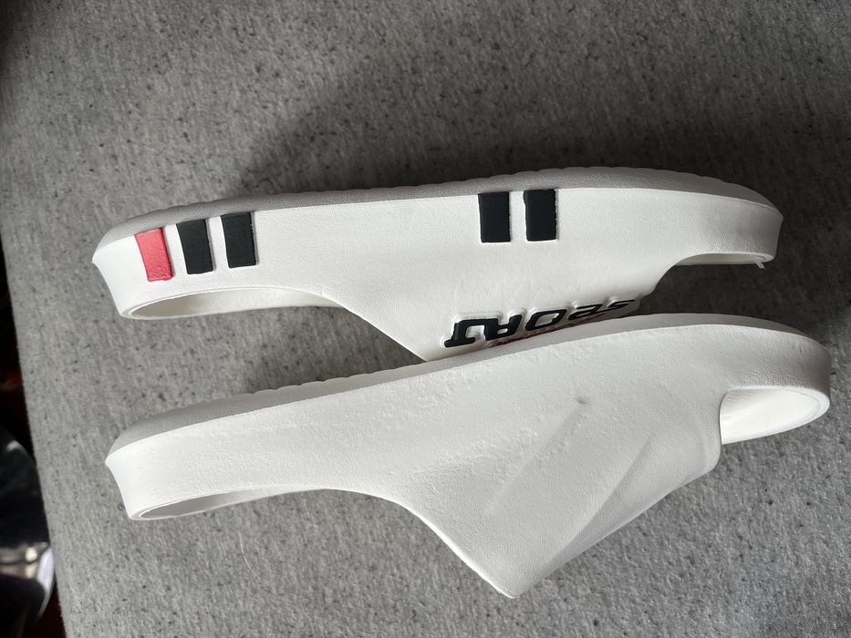 Klapki białe na basen 25,5 cm