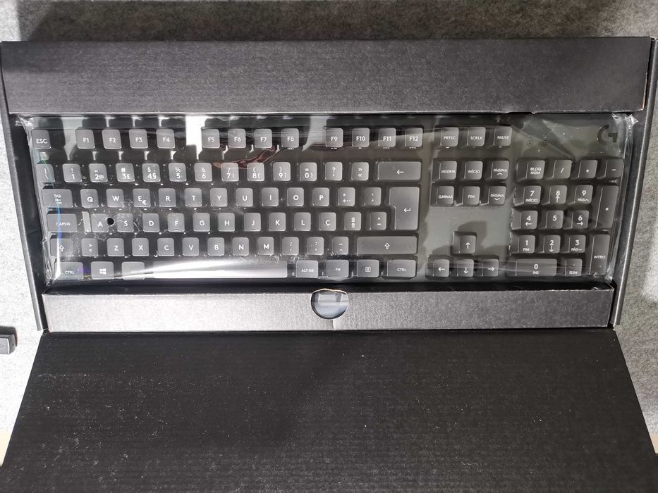 Logitech G415 Carbon