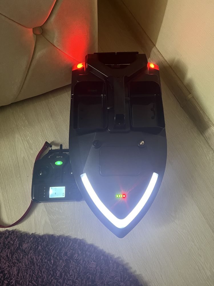 Кораблик flaytec v020 GPS 40 точок 12 000 ампер акумулятор