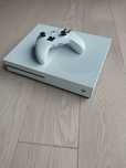 Xbox One S + Biały Pad bezprzewodowy (Stan Idealny)