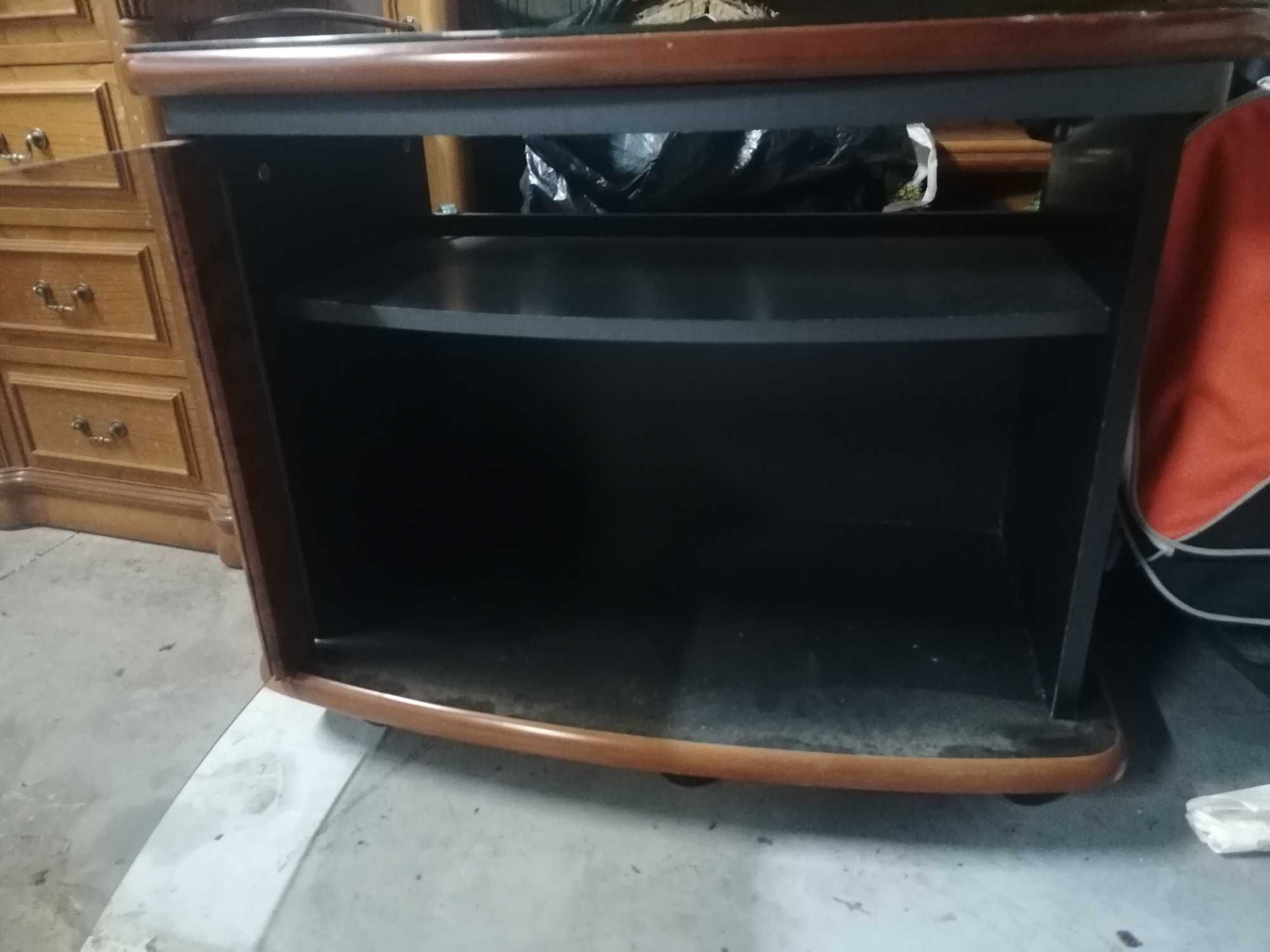 Móvel TV com porta e arrumação