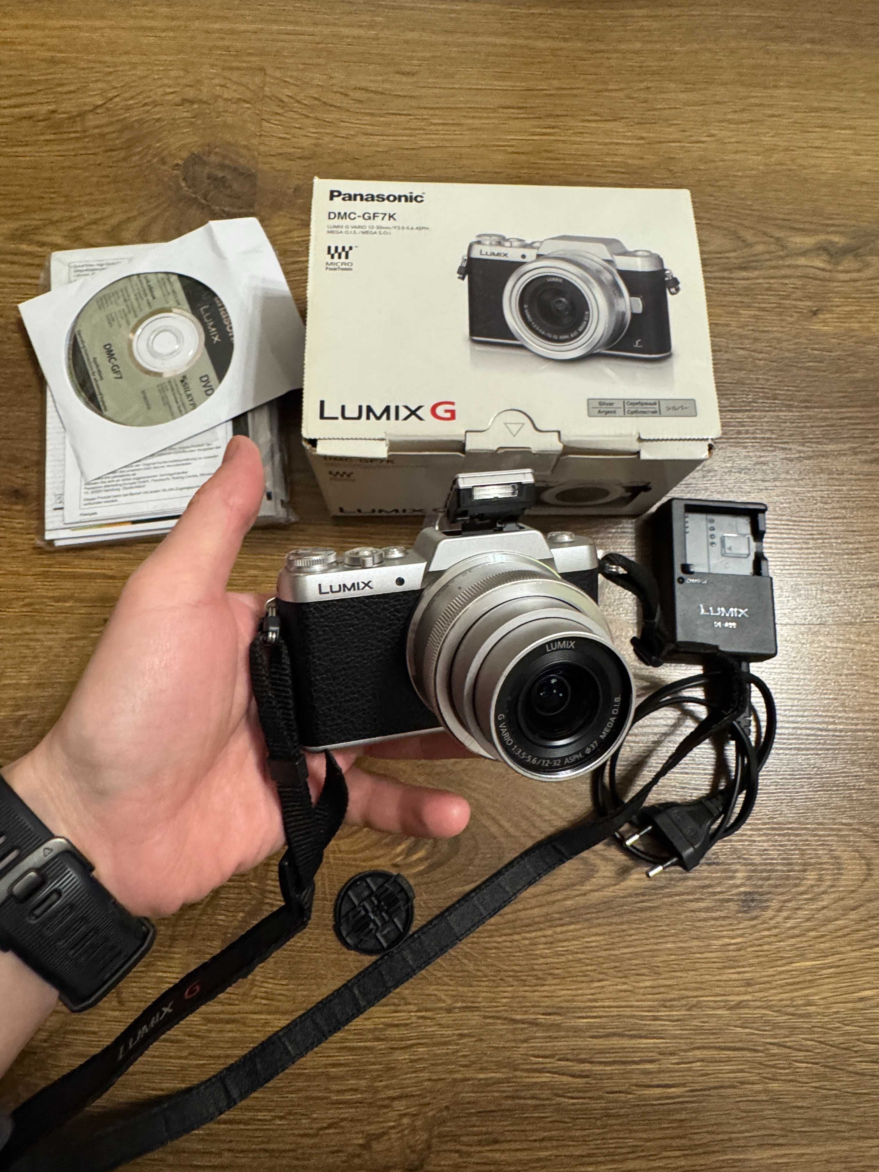 Бездзеркальний фотоапарат Panasonic Lumix DMC-GF7 kit (12-32mm)