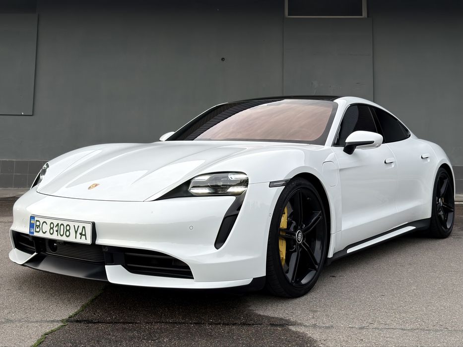 Porsche taycan turbo
