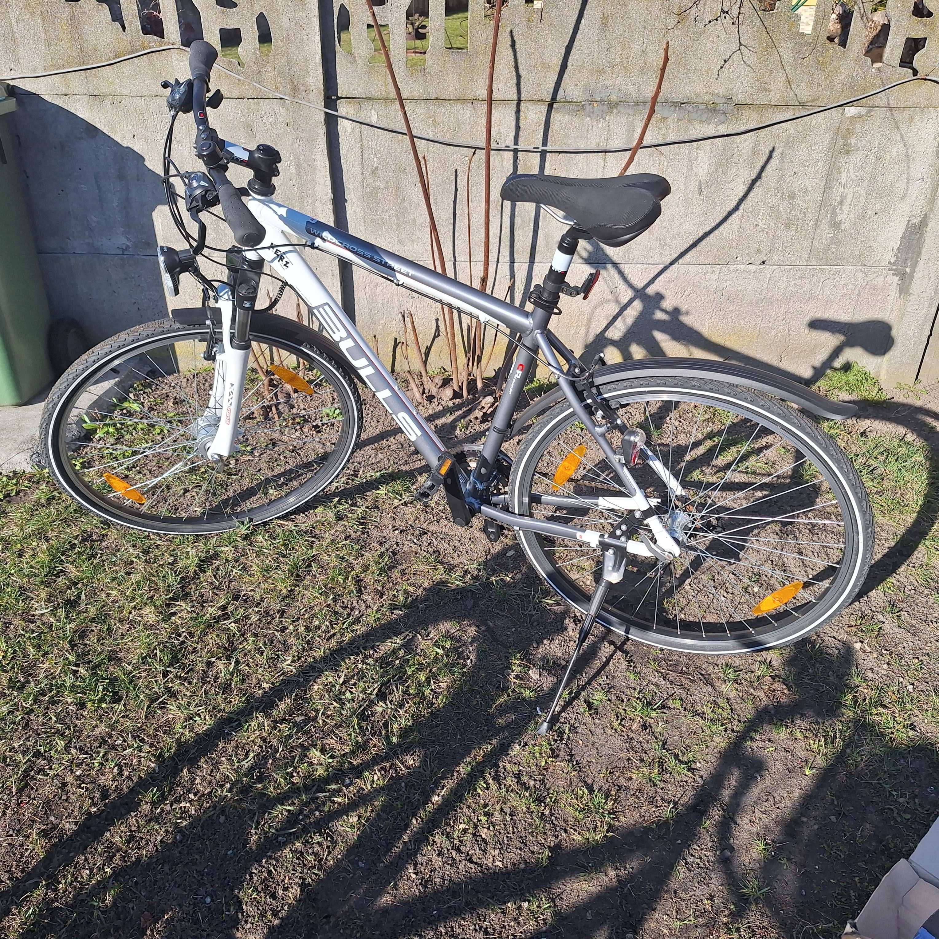 Bulls Wildcross street - trekingowy