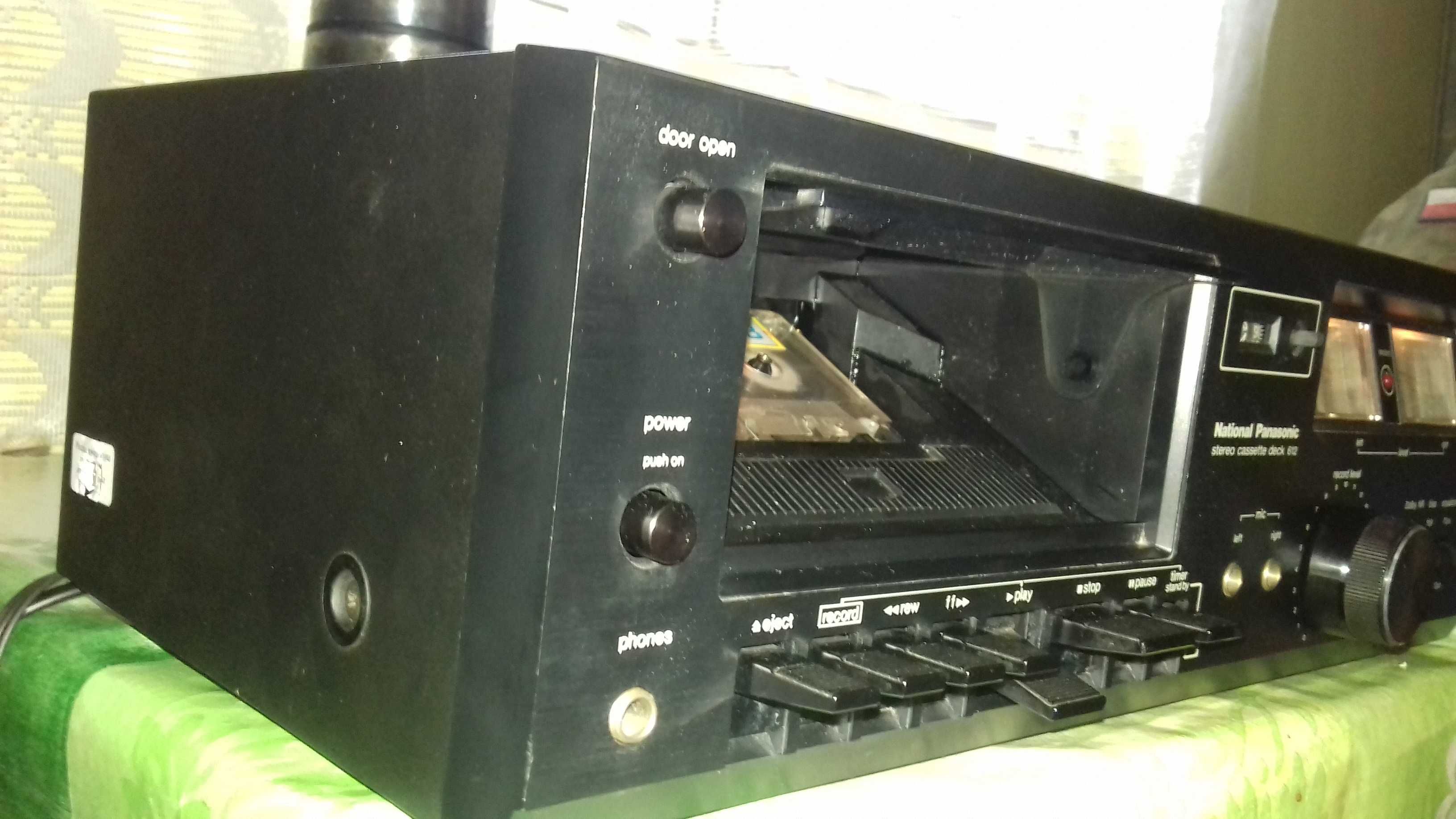 Stereofoniczny magnetofon kasetowy RS-612US Panasonic RS-612