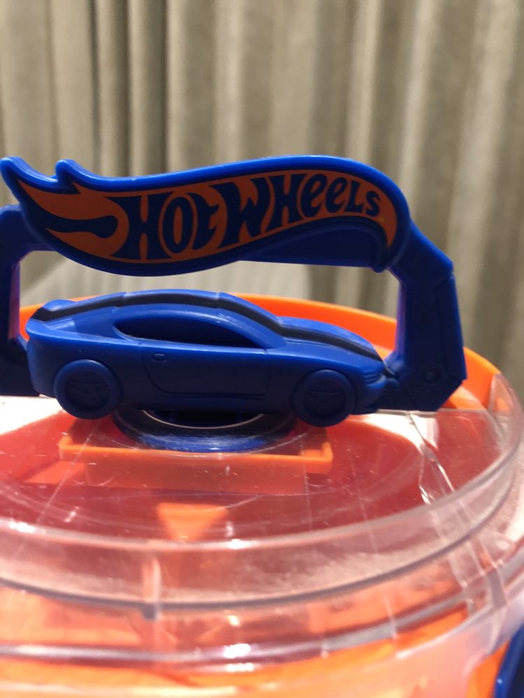 Garagem Hotwheels com lançamento de carros