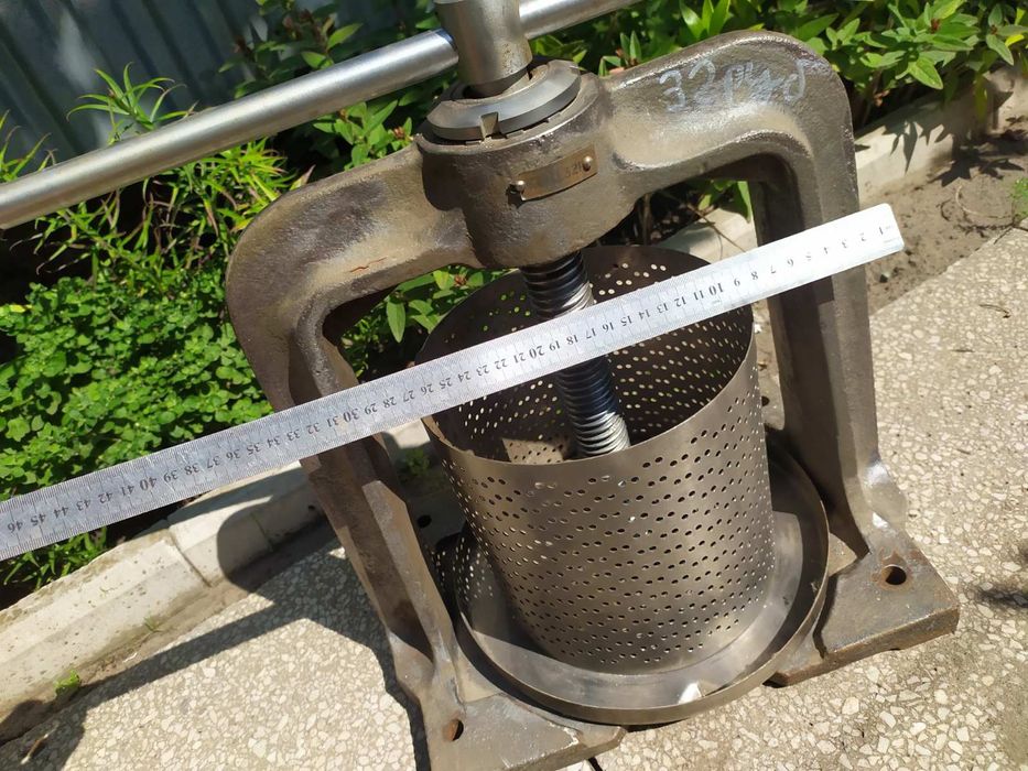 Садовый инвентарь  пресс для сока СССР  6 литров