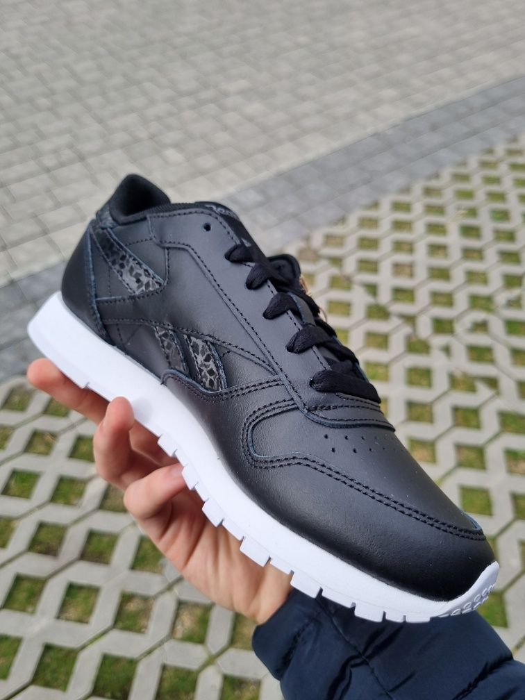 Reebok Classic Leather Black DV 8155
WOMEN