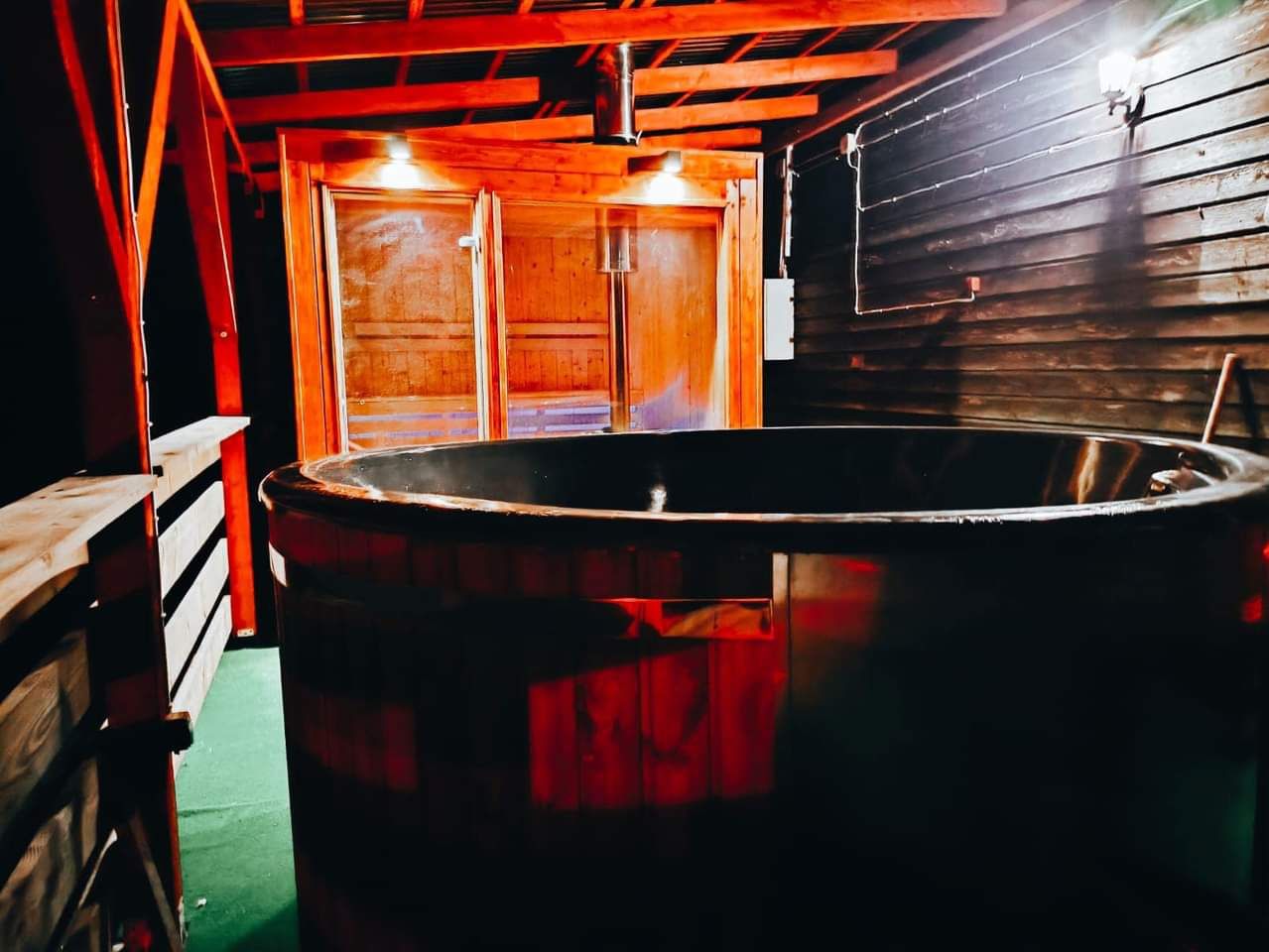 Domek przy lesie sauna, jacuzzi