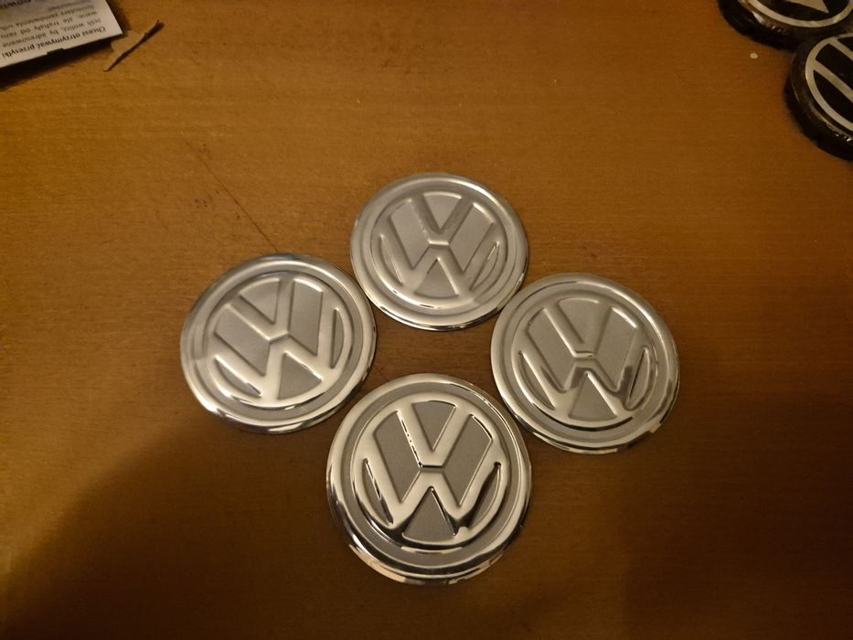 naklejki w alu felgi I na kołpaki  do Vw średnica 5,9cm srebne