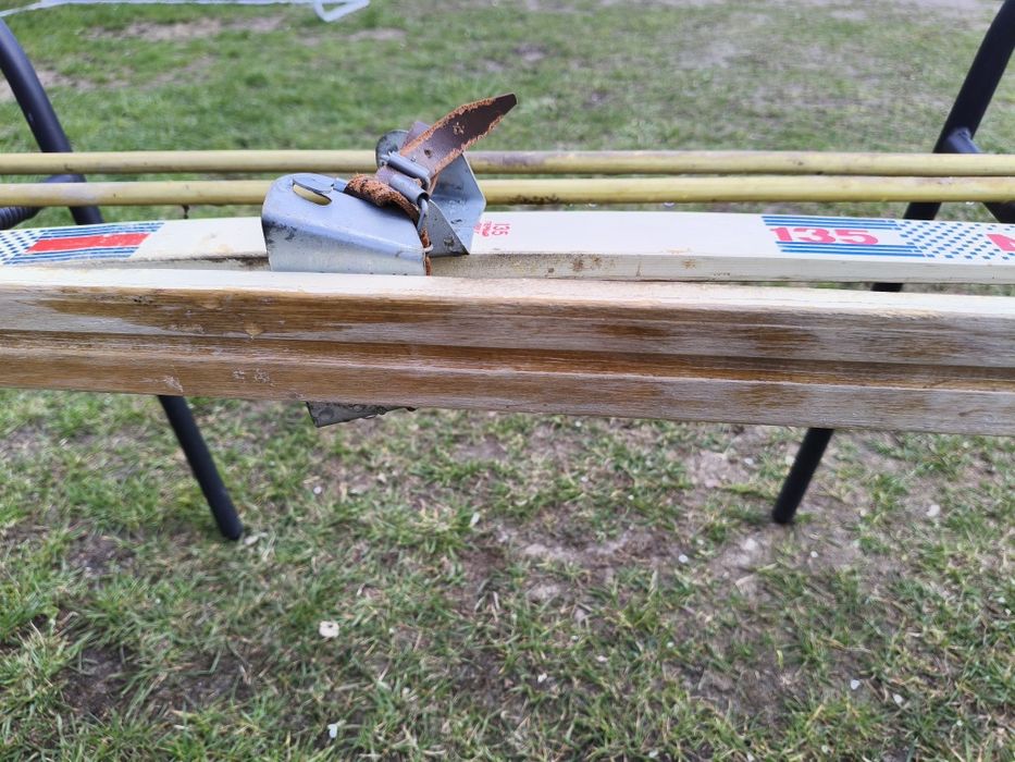 Narty biegowe PRL z 1989 r.