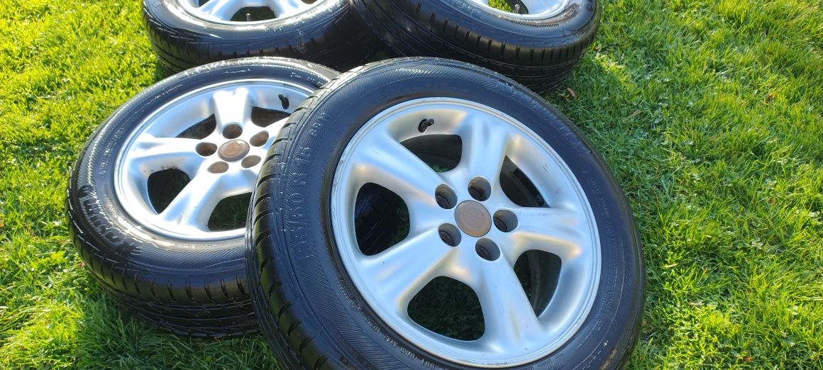 Komplet kół opony alufelgi 195/60 R15 Toyota Avensis T22