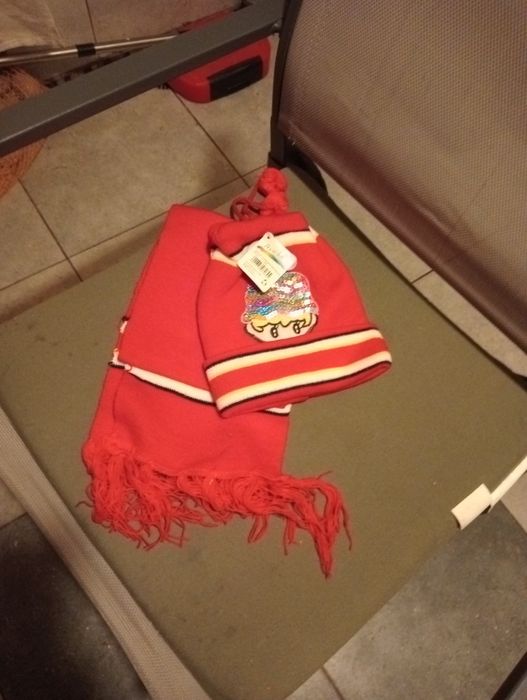 Czapka z szalikiem nowy