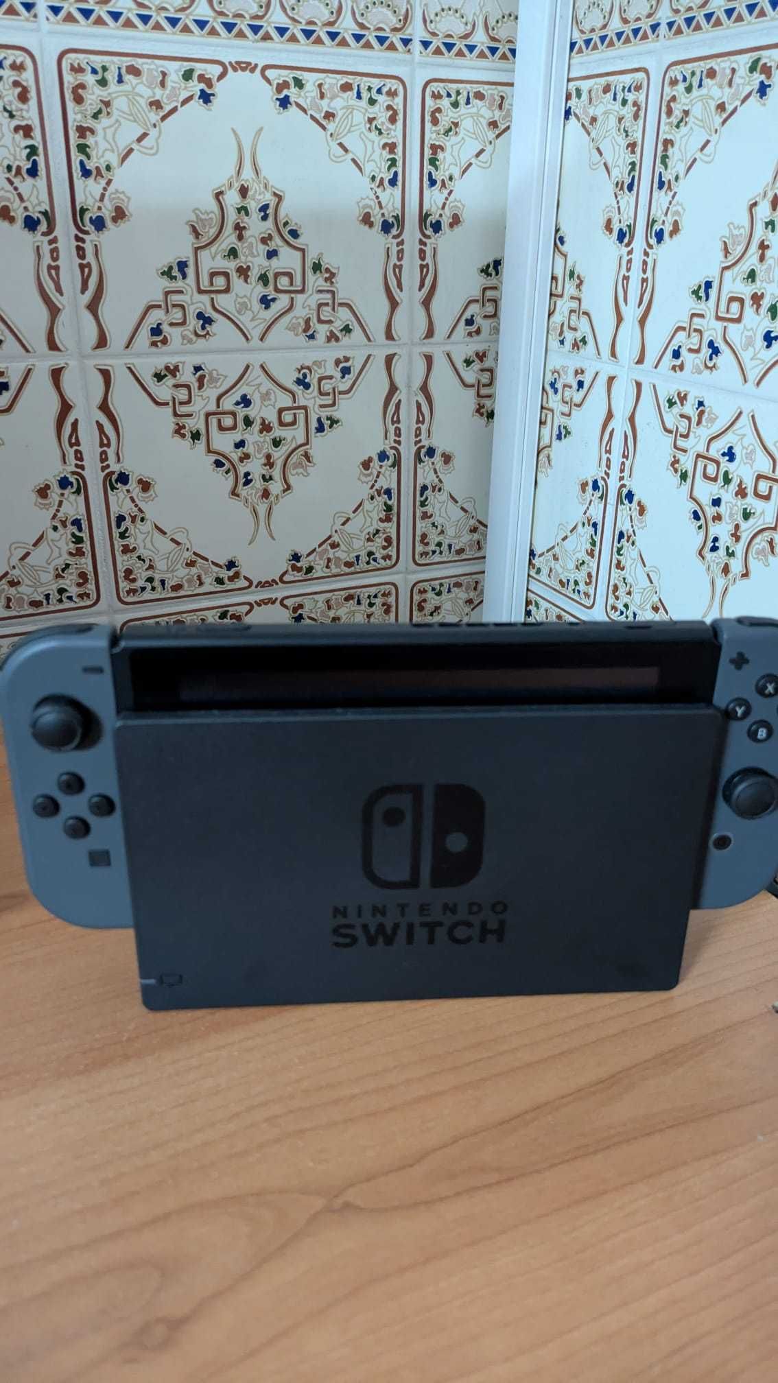 Nintendo Switch com protetor de ecrã