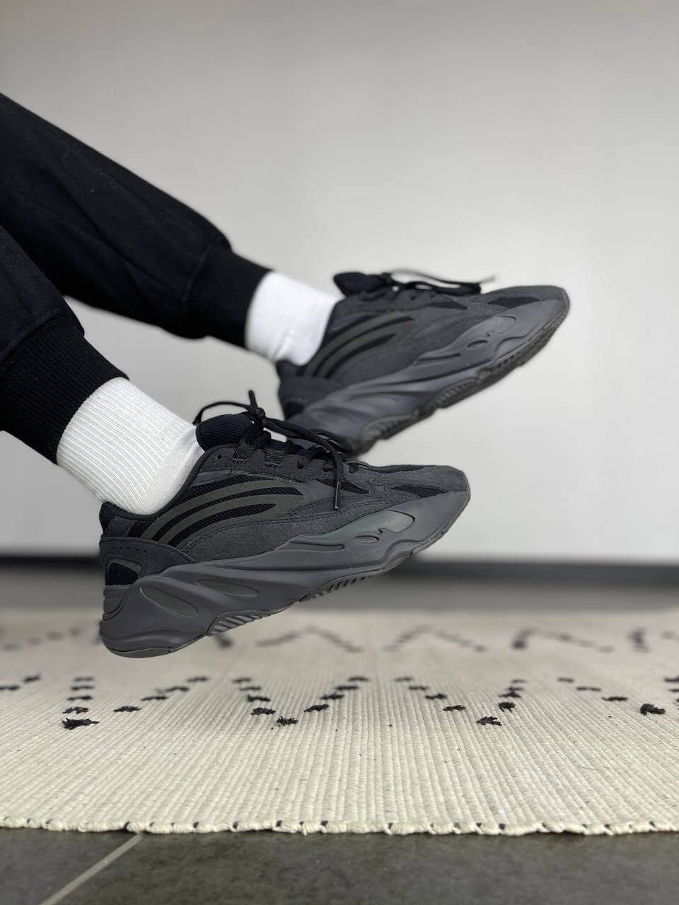 Adidas Yeezy 700 v2 Vanta black / 36-45