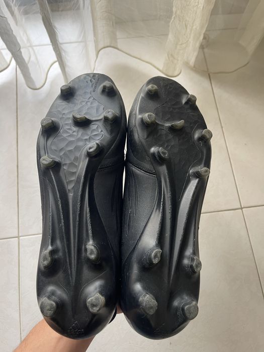 Chuteiras adidas.
