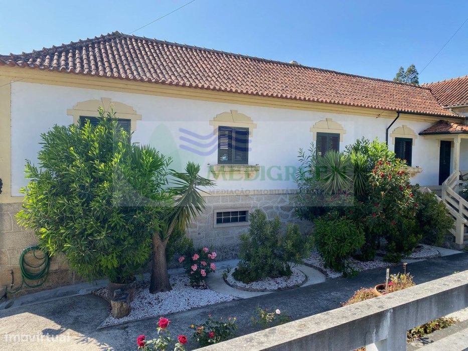 Magnífica Quinta Em Pessegueiro Do Vouga