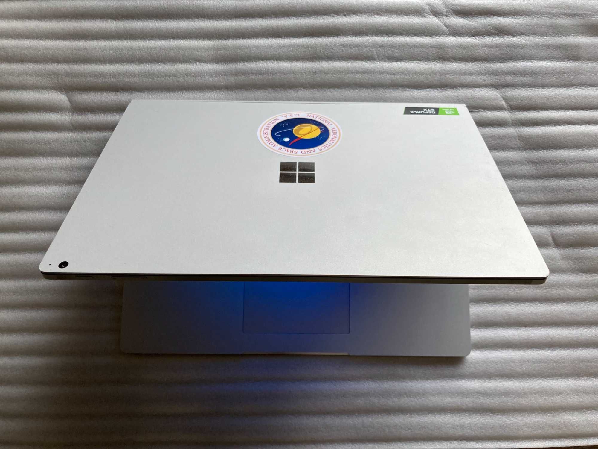 Microsoft Surface Book 2 15 i7,16GB,256GB,NVIDIA GTX1060 6GB Сенсорный