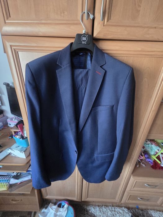 Garnitur męski ciemnoniebeski