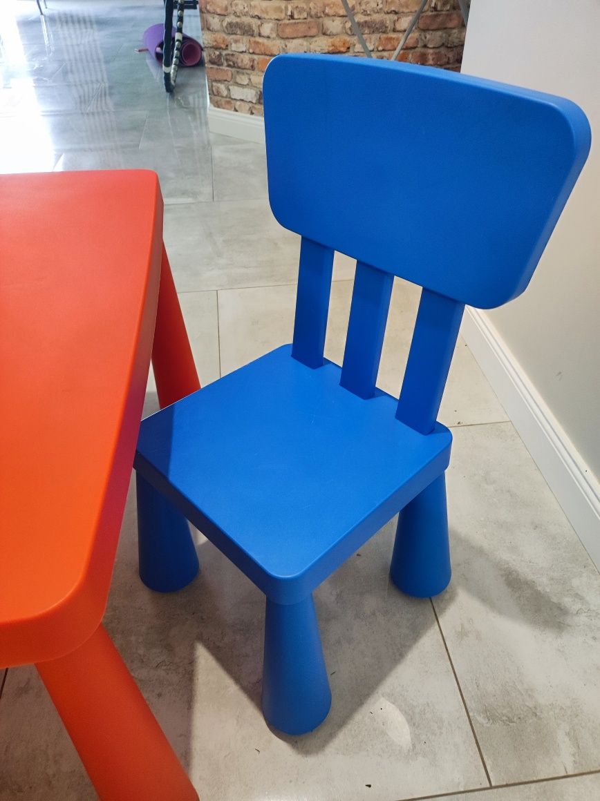 Stolik IKEA krzesełko i taboret