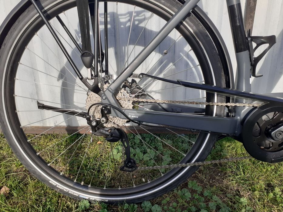 Rower elektryczny Cube Pro