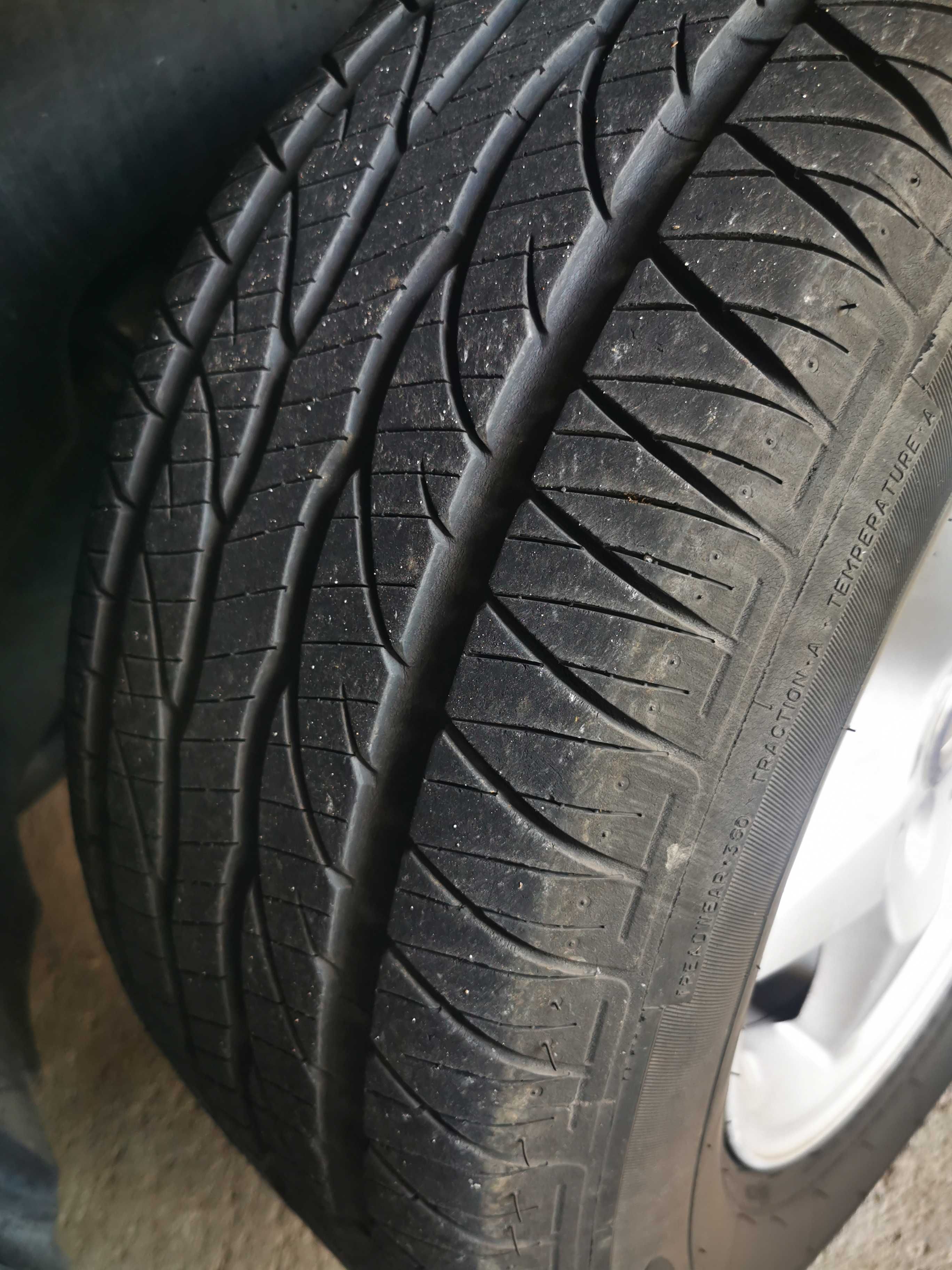 Pneus dunlop  275  55.   17