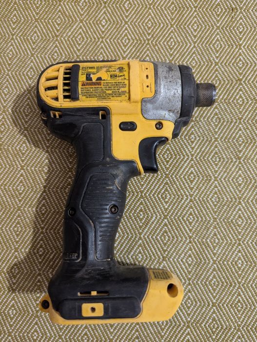 DeWalt DCF885 Zakrętarka Udarowa 18V