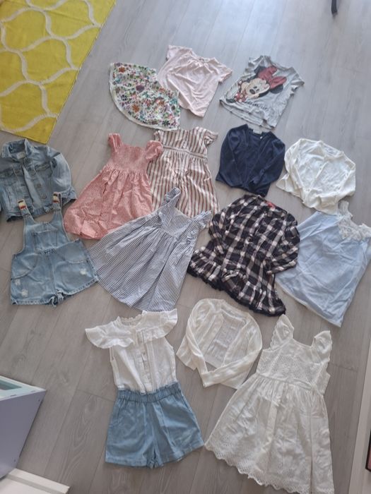 Roupa de menina como nova