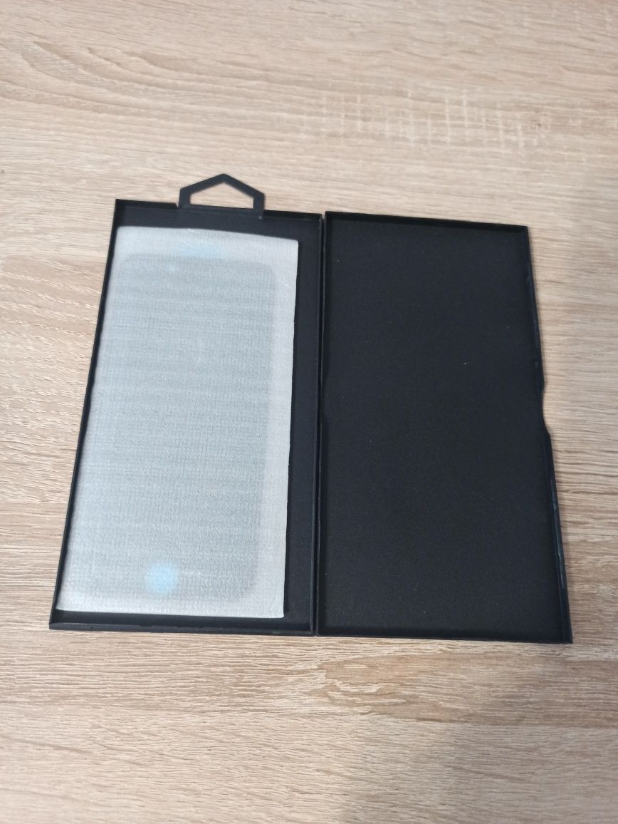 Etui i szkło hartowane do iPhone SE 2020/2022
