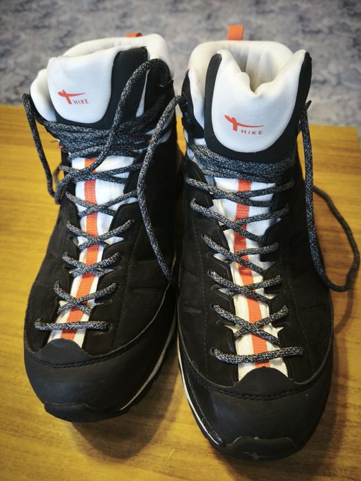 Зимниие ботинки.