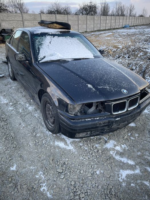 Sprzedam bmw e36 sedan coupe  na części